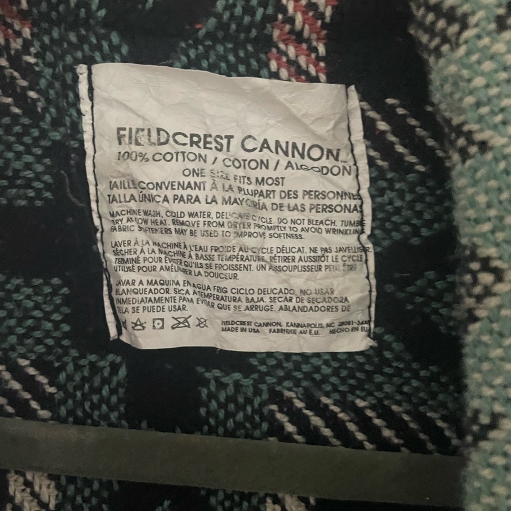 Fieldcrest Multicolor Patterned Textile - image 2